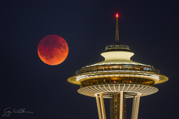 Blood Moon and Space Needle on September 27th, 2015.