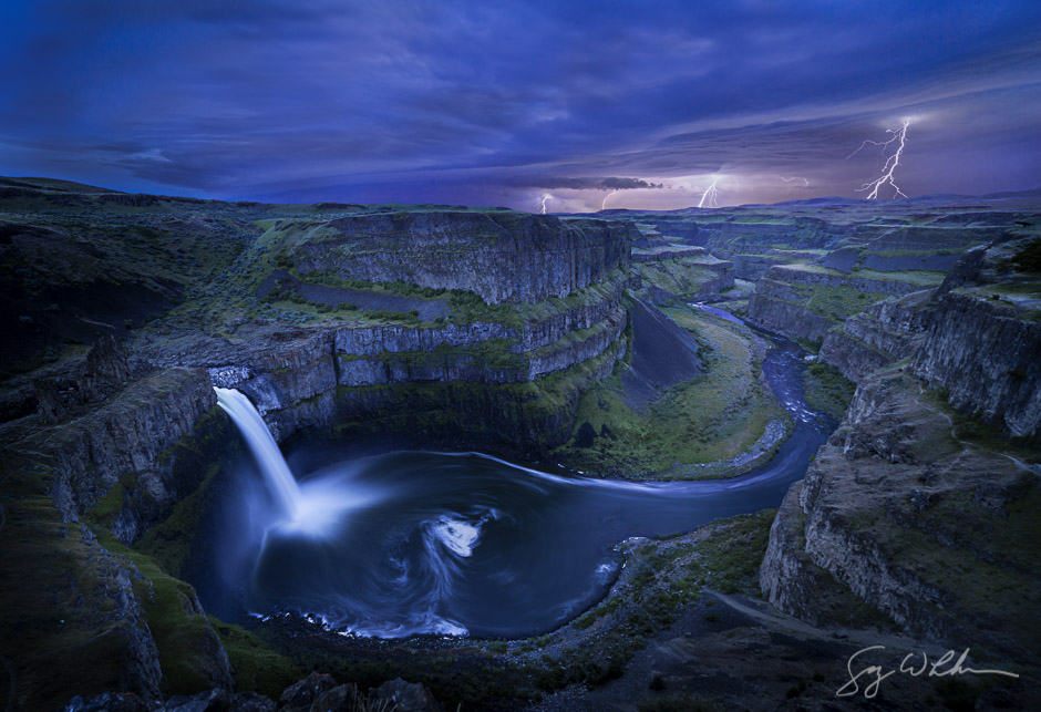 Palouse Falls. Canon 5D III, 14mm f/1.4, 15s, f/2.8, ISO200